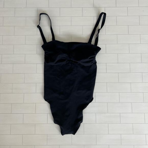 SKIMS Other - NWOT SKIMS Seamless Sculpt Thong Bodysuit With Straps - Onyx - L